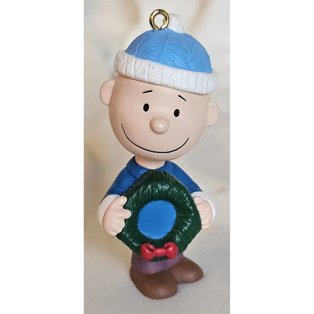 Hallmark Peanuts Charlie Brown Ornament Blue Winter Wreath Holiday Figurine